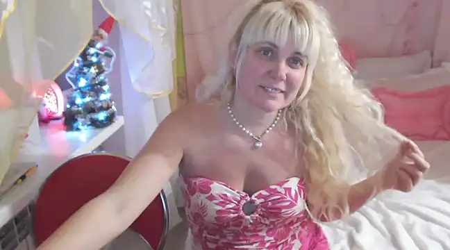 SunnySylvia online show from December 27, 2024, 5:37 pm