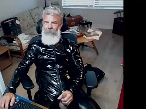 Snapshot of njdbear chatting on June 25, 2026, 9:19 pm njdbear online show from June 25, 2026, 9:19 pm