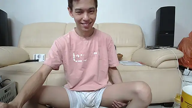 Snapshot of andrewooi chatting on December 14, 2025, 2:06 am andrewooi online show from December 14, 2025, 2:06 am