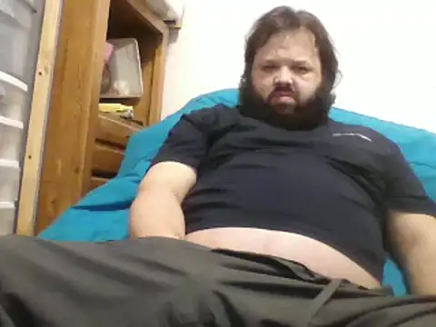 Snapshot of Strongbutgentle36 chatting on December 4, 2024, 6:00 am Strongbutgentle36 online show from December 4, 2024, 6:00 am