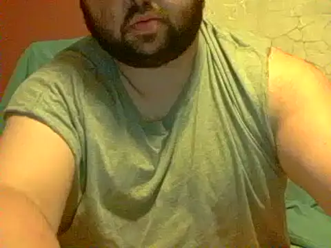 Snapshot of Strongbutgentle36 chatting on September 25, 2025, 8:18 am Strongbutgentle36 online show from September 25, 2025, 8:18 am