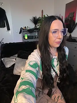 Trixie-Tainted online show from March 3, 2026, 4:46 pm
