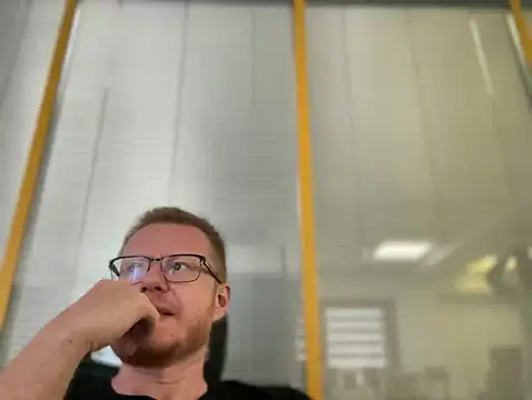 fmodel online show from October 23, 2025, 9:41 am