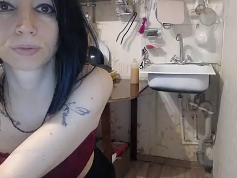 mimimi28 online show from January 8, 2025, 8:39 pm