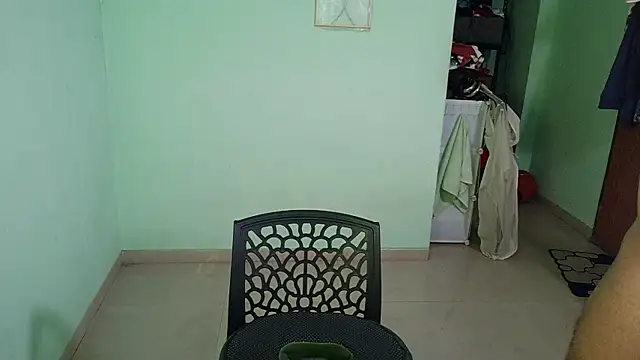 Snapshot of daringcutie chatting on April 4, 2026, 6:05 pm daringcutie online show from April 4, 2026, 6:05 pm