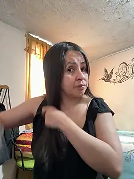 latinfemale online show from February 16, 2026, 7:54 pm