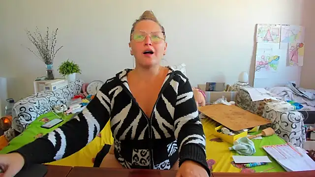 IamYourNarcotic online show from November 3, 2025, 10:16 am