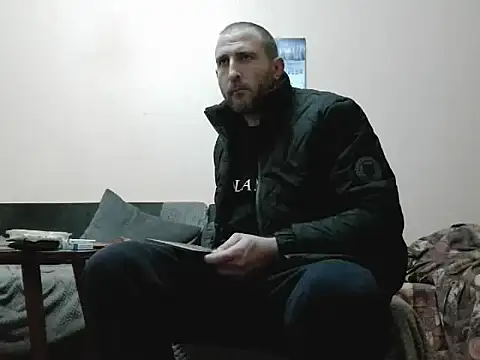 Snapshot of ZDRAVKICH chatting on February 14, 2026, 9:33 pm ZDRAVKICH online show from February 14, 2026, 9:33 pm