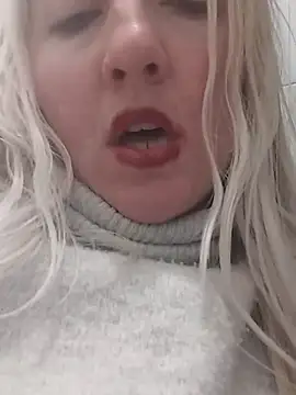 Mllesha74000 online show from February 13, 2025, 3:46 pm