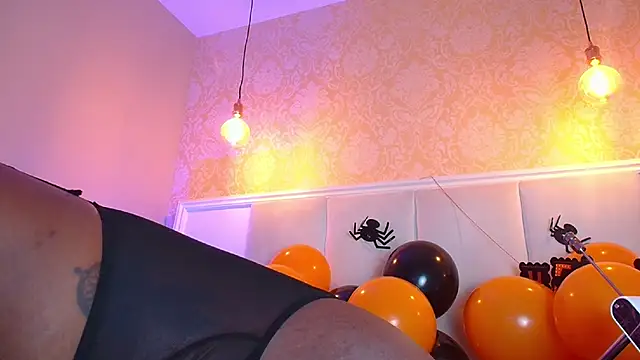 KayaBrown online show from October 30, 2025, 2:07 pm