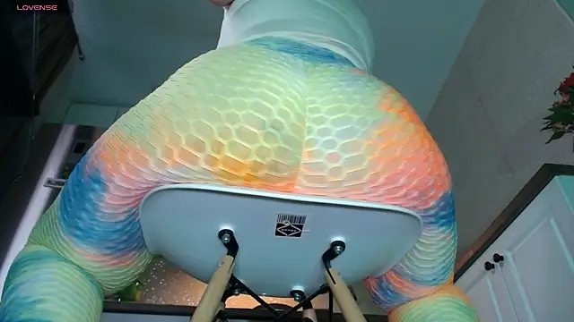 HotTiffani online show from March 5, 2025, 12:11 pm