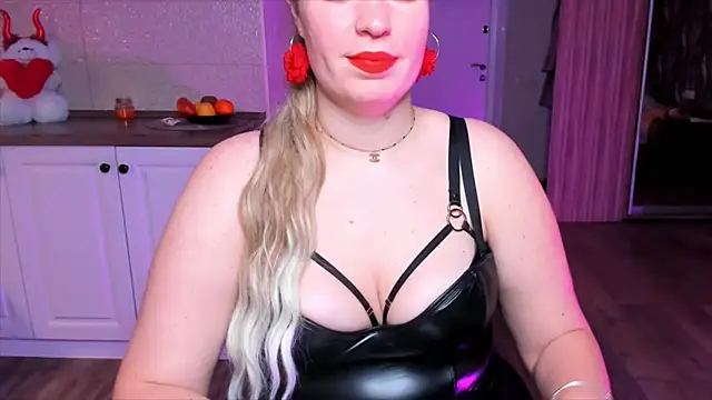 HotTiffani online show from November 29, 2025, 3:59 pm