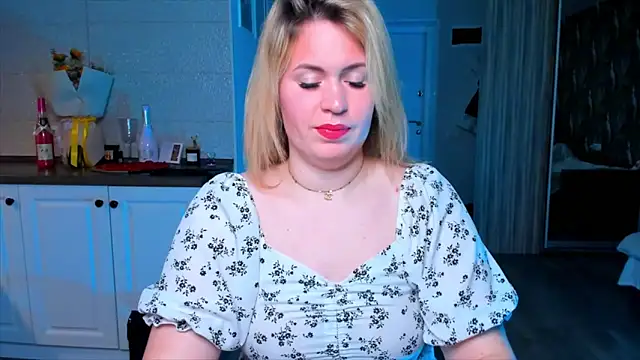 HotTiffani online show from February 24, 2026, 12:58 pm