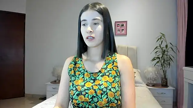 macarena vallejo online show from April 12, 2026, 2:49 am