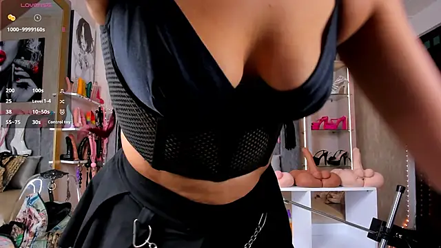 Snapshot of deepthroatlatina chatting on February 20, 2025, 4:50 am deepthroatlatina online show from February 20, 2025, 4:50 am