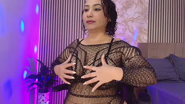 Snapshot of JuliRamirez chatting on January 9, 2026, 1:14 pm JuliRamirez online show from January 9, 2026, 1:14 pm