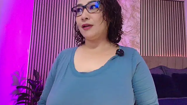 Snapshot of JuliRamirez chatting on March 20, 2026, 11:59 am JuliRamirez online show from March 20, 2026, 11:59 am