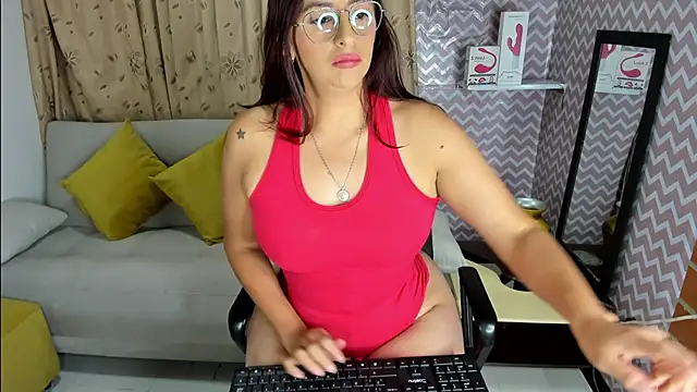 Snapshot of rukminilatin chatting on January 24, 2025, 10:32 am rukminilatin online show from January 24, 2025, 10:32 am