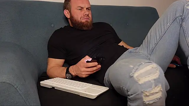 Tommy Burnz online show from January 25, 2025, 5:40 am