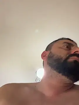 ChiIul11 online show from April 28, 2026, 8:25 pm