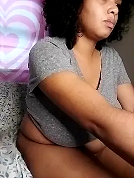 Snapshot of TasteeKitty chatting on September 18, 2025, 10:01 pm TasteeKitty online show from September 18, 2025, 10:01 pm
