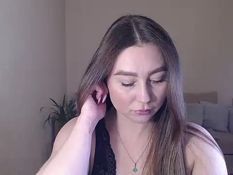 Snapshot of marishaarimova chatting on May 3, 2026, 7:47 am marishaarimova online show from May 3, 2026, 7:47 am