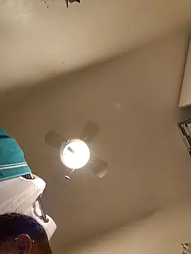 tropikboy online show from February 10, 2025, 9:47 am