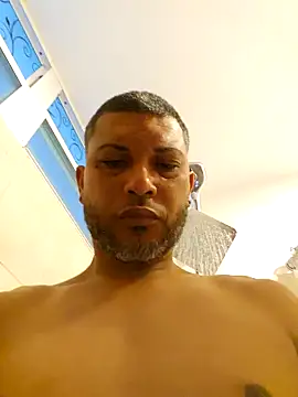 Snapshot of tropikboy chatting on May 8, 2026, 9:58 am tropikboy online show from May 8, 2026, 9:58 am