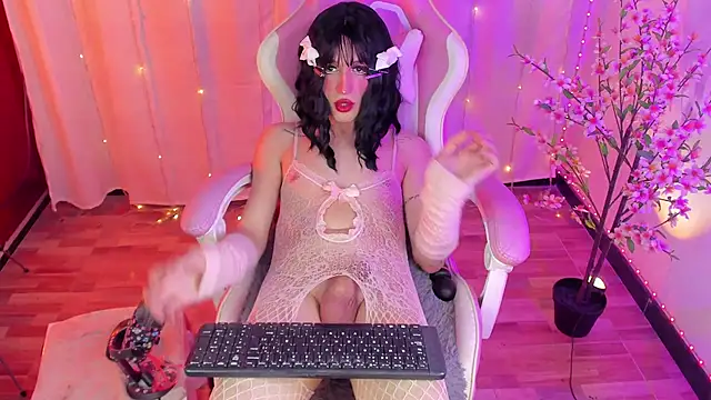 Snapshot of rosseblondee chatting on July 5, 2026, 8:27 pm rosseblondee online show from July 5, 2026, 8:27 pm