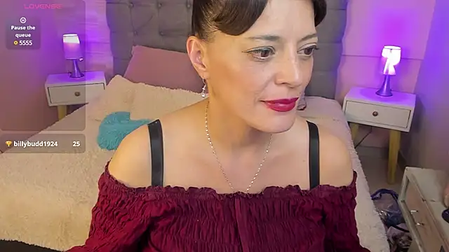  Abril W online show from February 18, 2025, 1:43 am