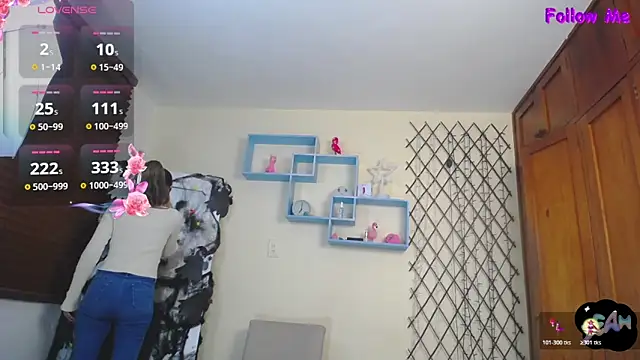 NicoleSantana online show from October 18, 2025, 12:13 am