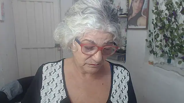 FunnyGrandma online show from September 30, 2025, 11:10 pm