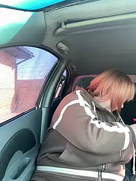 Model9798 online show from March 21, 2025, 7:55 am