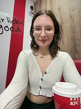 The Snowwhitee online show from April 4, 2026, 9:12 pm