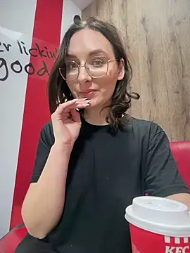 The Snowwhitee online show from April 10, 2026, 9:08 pm