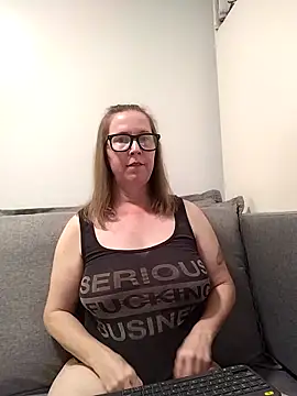 SweetandNaughty1 online show from November 7, 2025, 5:51 am