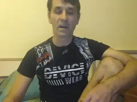 yvesstorm1 online show from February 19, 2025, 4:44 pm