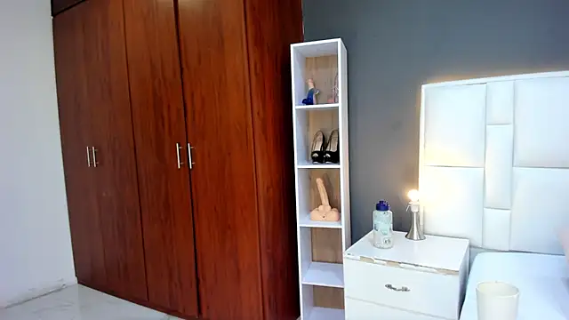 yeral2017 online show from September 9, 2025, 1:54 pm