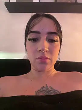 Snapshot of EmmyEvans1 chatting on February 2, 2026, 8:18 pm EmmyEvans1 online show from February 2, 2026, 8:18 pm