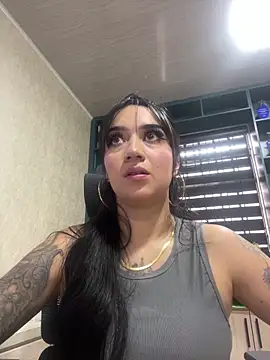 Snapshot of EmmyEvans1 chatting on February 6, 2026, 9:29 pm EmmyEvans1 online show from February 6, 2026, 9:29 pm