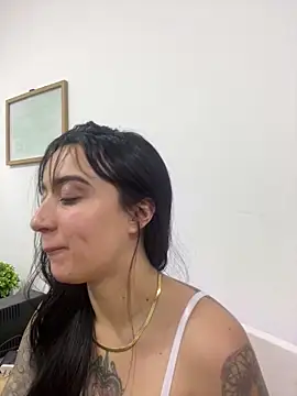 Snapshot of EmmyEvans1 chatting on February 10, 2026, 7:40 pm EmmyEvans1 online show from February 10, 2026, 7:40 pm