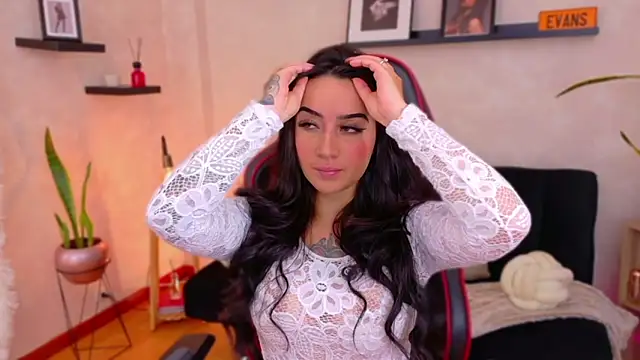 Snapshot of EmmyEvans1 chatting on February 17, 2026, 7:42 pm EmmyEvans1 online show from February 17, 2026, 7:42 pm