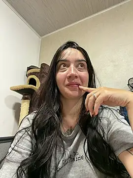 Snapshot of EmmyEvans1 chatting on February 20, 2026, 8:31 pm EmmyEvans1 online show from February 20, 2026, 8:31 pm