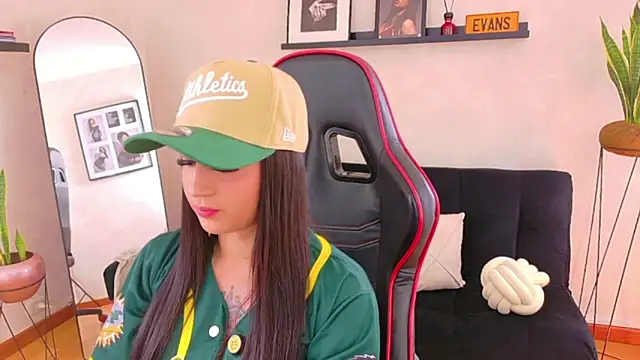 Snapshot of EmmyEvans1 chatting on February 28, 2026, 7:26 pm EmmyEvans1 online show from February 28, 2026, 7:26 pm