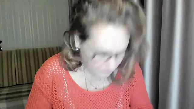 lauraoven online show from January 22, 2025, 6:42 am