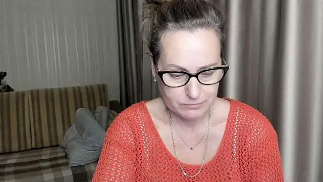 lauraoven online show from January 26, 2025, 6:16 pm