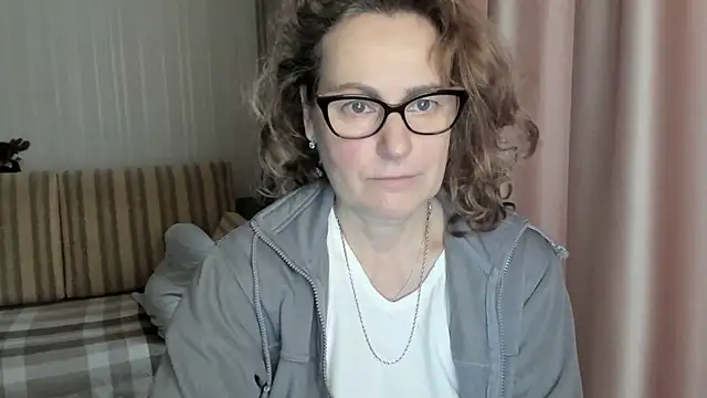 lauraoven online show from February 5, 2025, 7:29 am