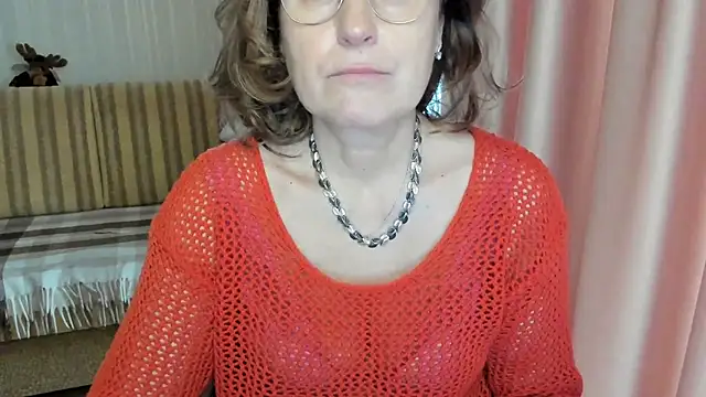 lauraoven online show from March 10, 2025, 10:48 am