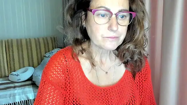 lauraoven online show from October 13, 2025, 9:20 am