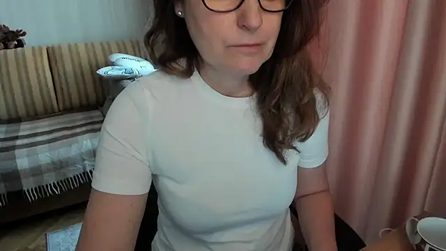 lauraoven online show from March 27, 2026, 10:26 am